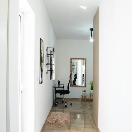 Lejlighed Sunny Country Views Penthouse Close To Gnejna Bay