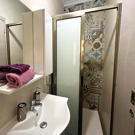 Sunny Country Views Penthouse Close To Gnejna Bay Apartment